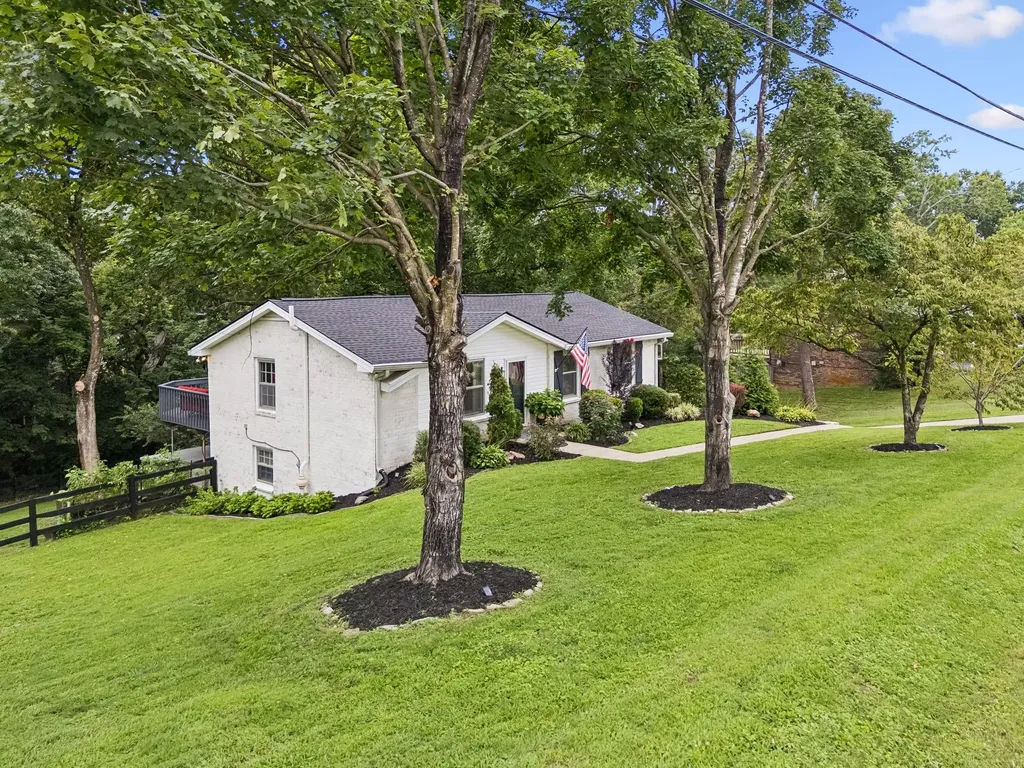 5915 Kinsdale Drive Nashville TN 37211