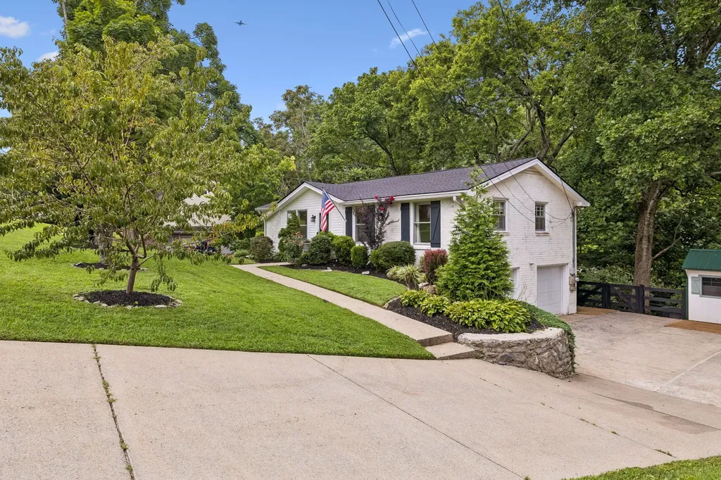 5915 Kinsdale Drive Nashville TN 37211