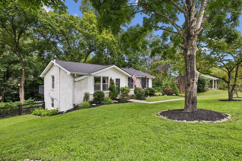 5915 Kinsdale Drive Nashville TN 37211
