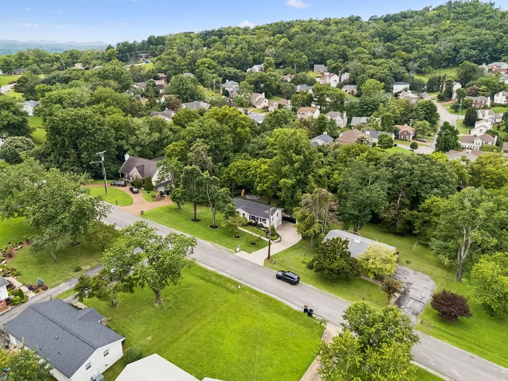 5915 Kinsdale Drive Nashville TN 37211
