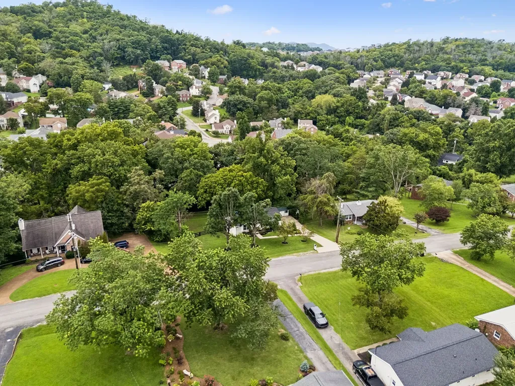 5915 Kinsdale Drive Nashville TN 37211