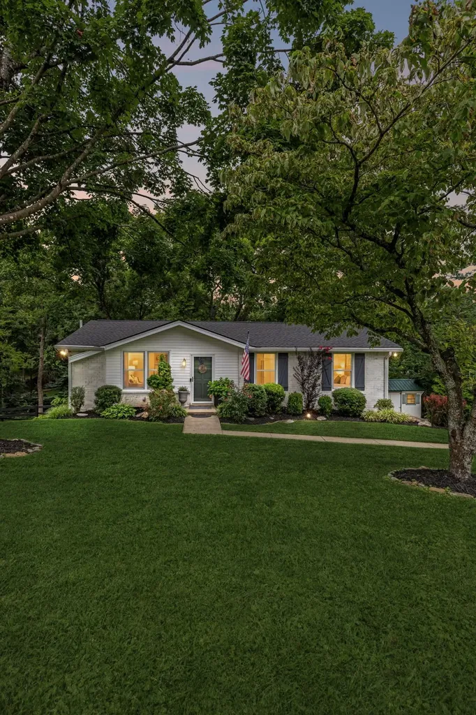 5915 Kinsdale Drive Nashville TN 37211