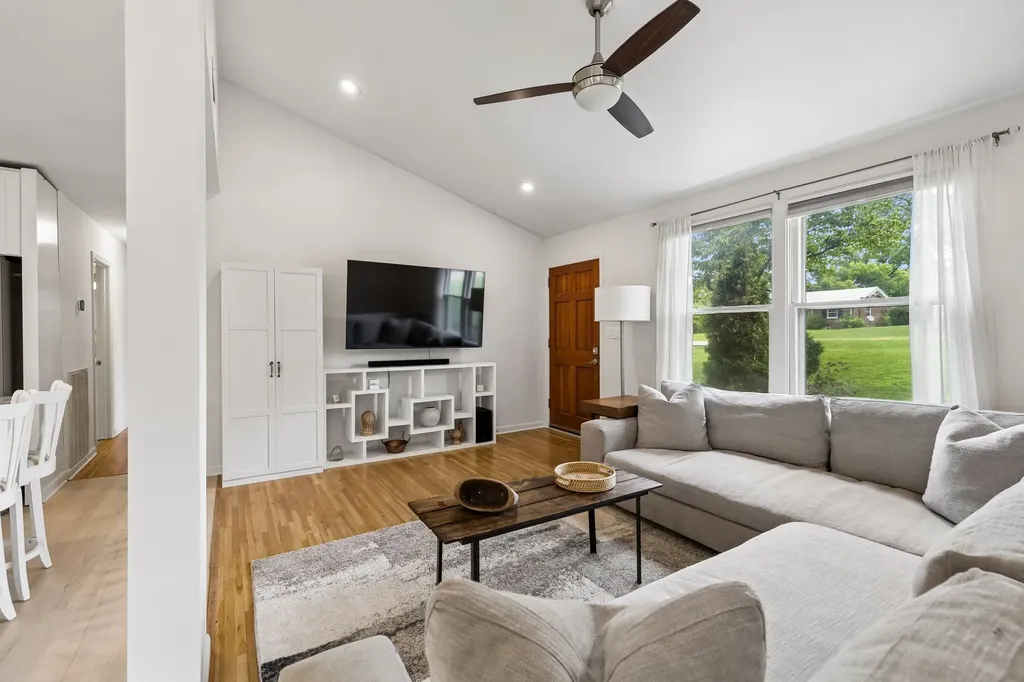 5915 Kinsdale Drive Nashville TN 37211