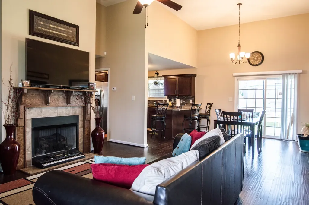 676 Crestone Court Clarksville TN 37042