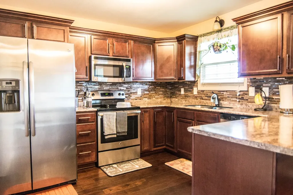 676 Crestone Court Clarksville TN 37042