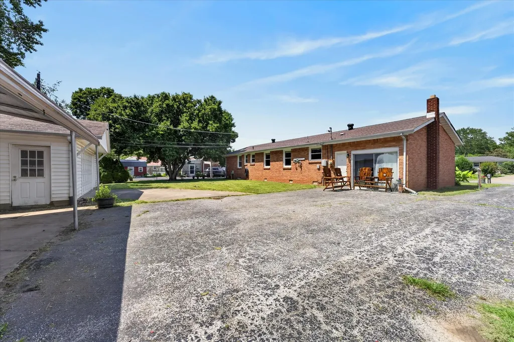2404 Green Acres Drive Clarksville TN 37042