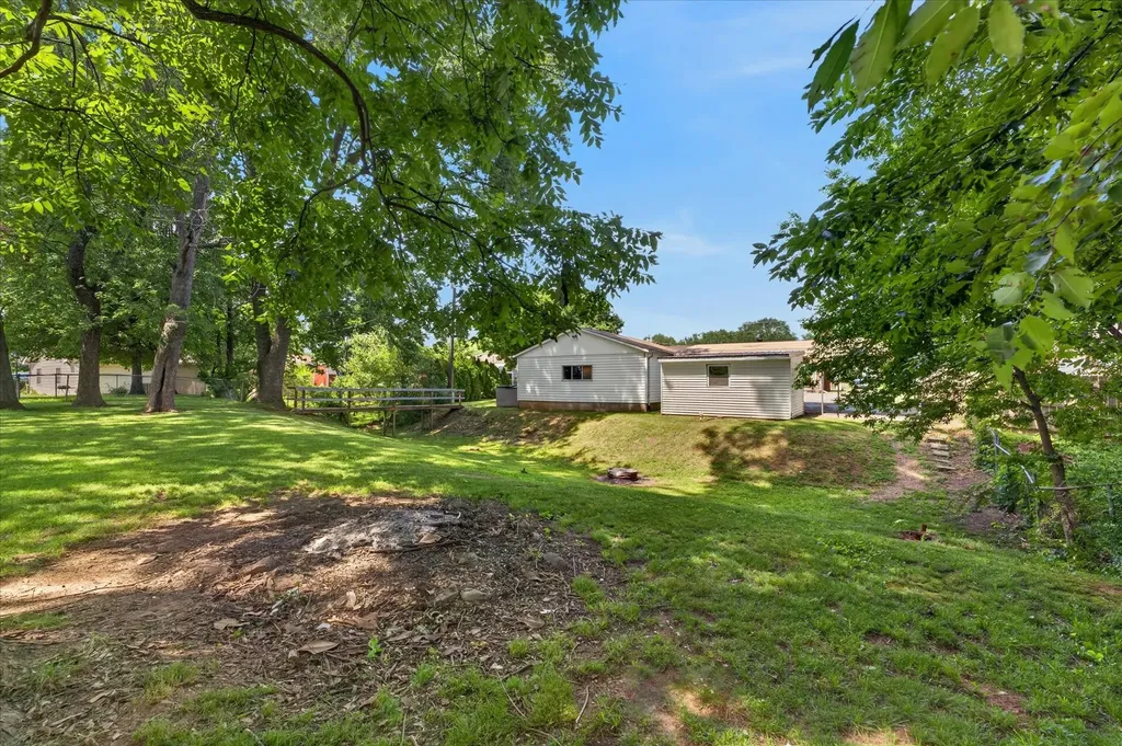 2404 Green Acres Drive Clarksville TN 37042