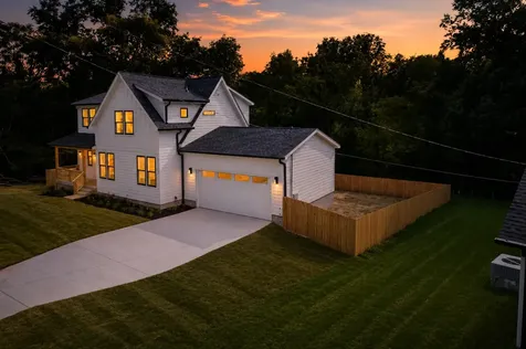 927 Currey Road Nashville TN 37217