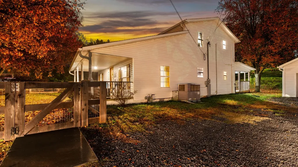 4712 Strawberry Plains Pike Knoxville TN 37914