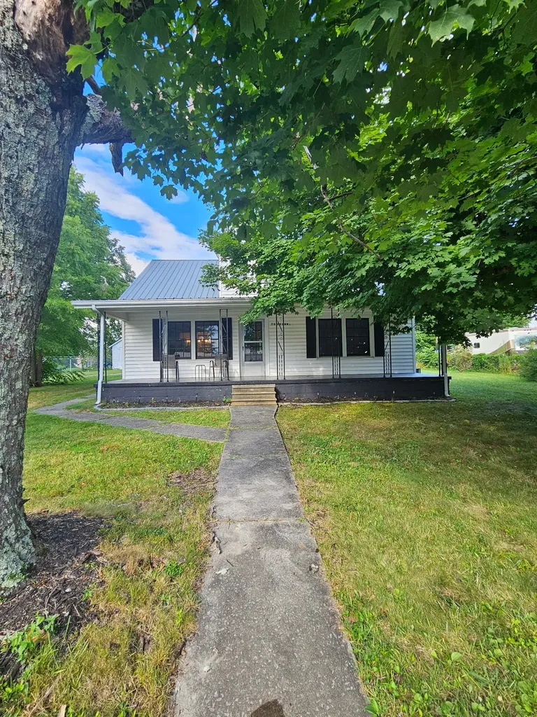 70 Yvonne Avenue Crossville TN 38555