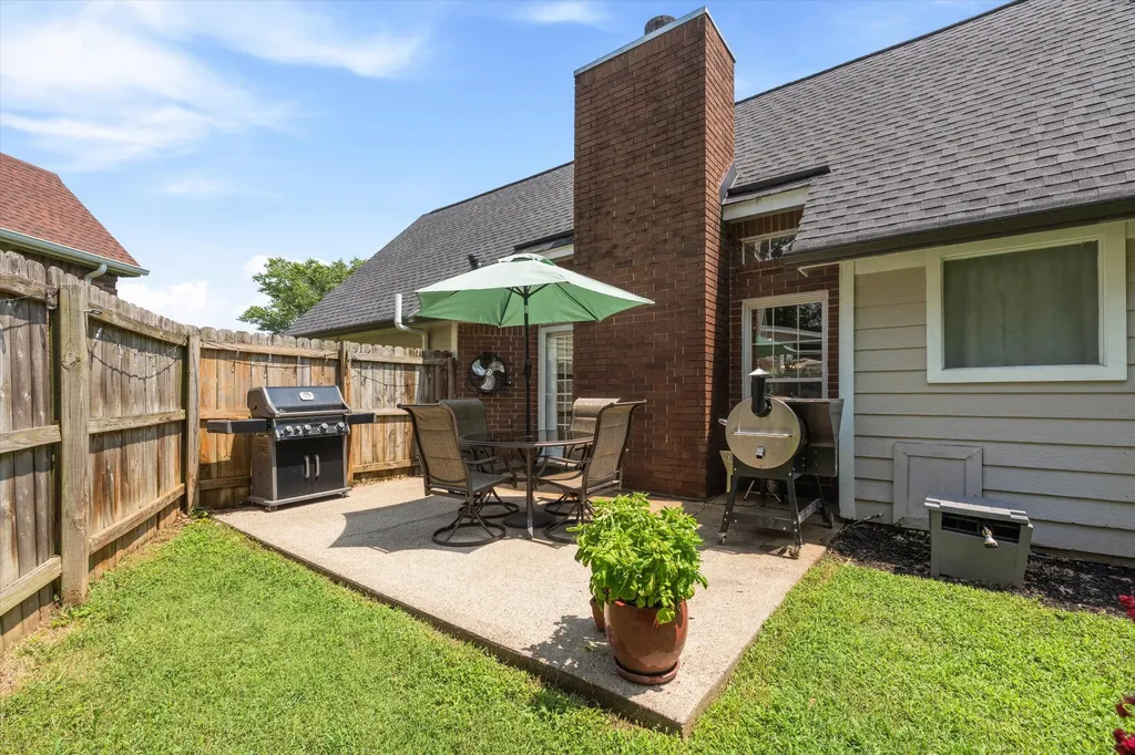 2804 Chapelwood Drive Hermitage TN 37076