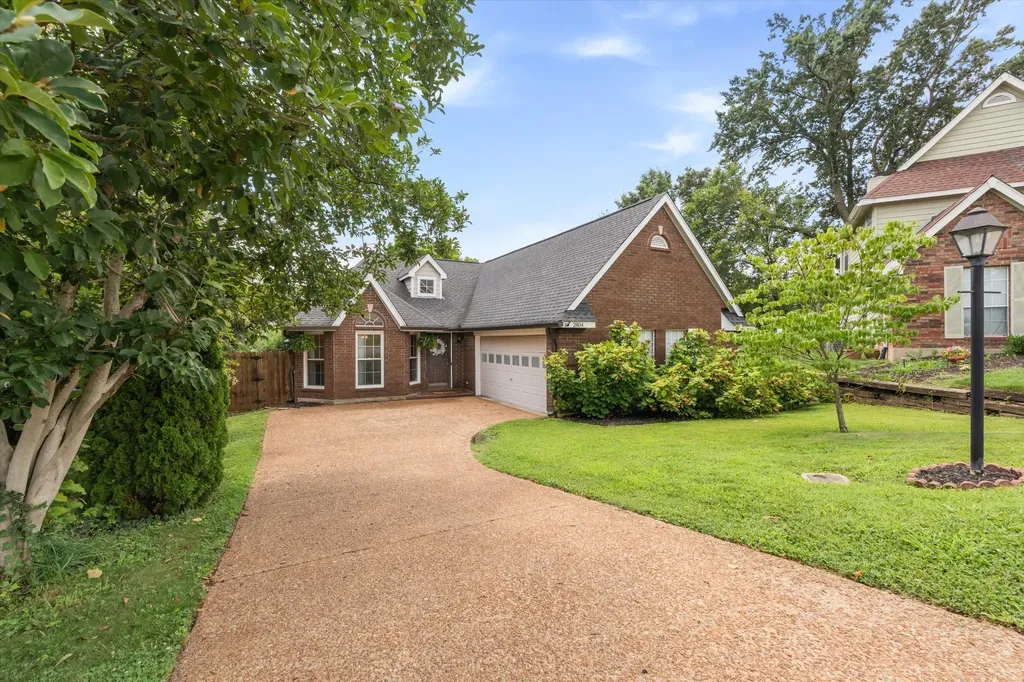 2804 Chapelwood Drive Hermitage TN 37076