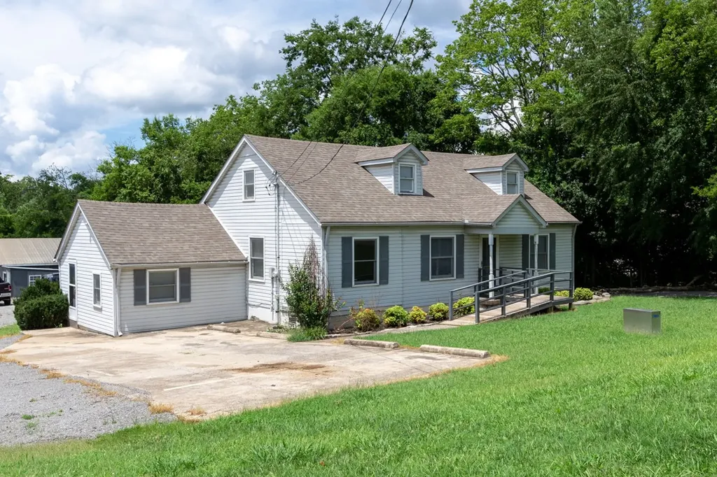 870 Springfield Highway Goodlettsville TN 37072
