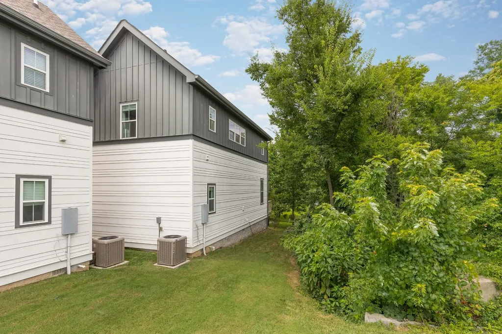 646 Nashua Lane Nashville TN 37209