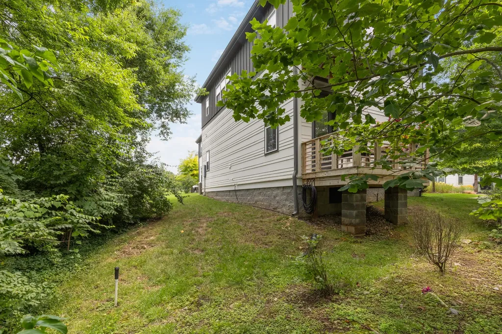 646 Nashua Lane Nashville TN 37209