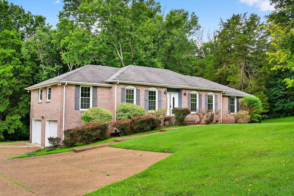 121 Caldwell Drive Hendersonville TN 37075