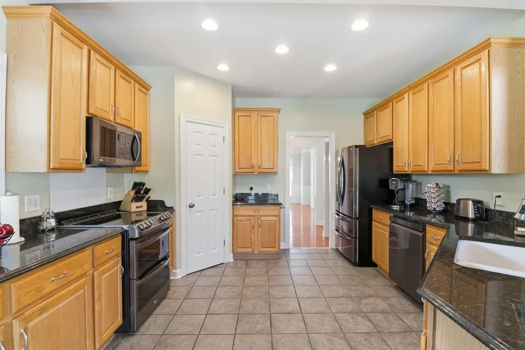 2010 Brunswick Drive Lebanon TN 37087