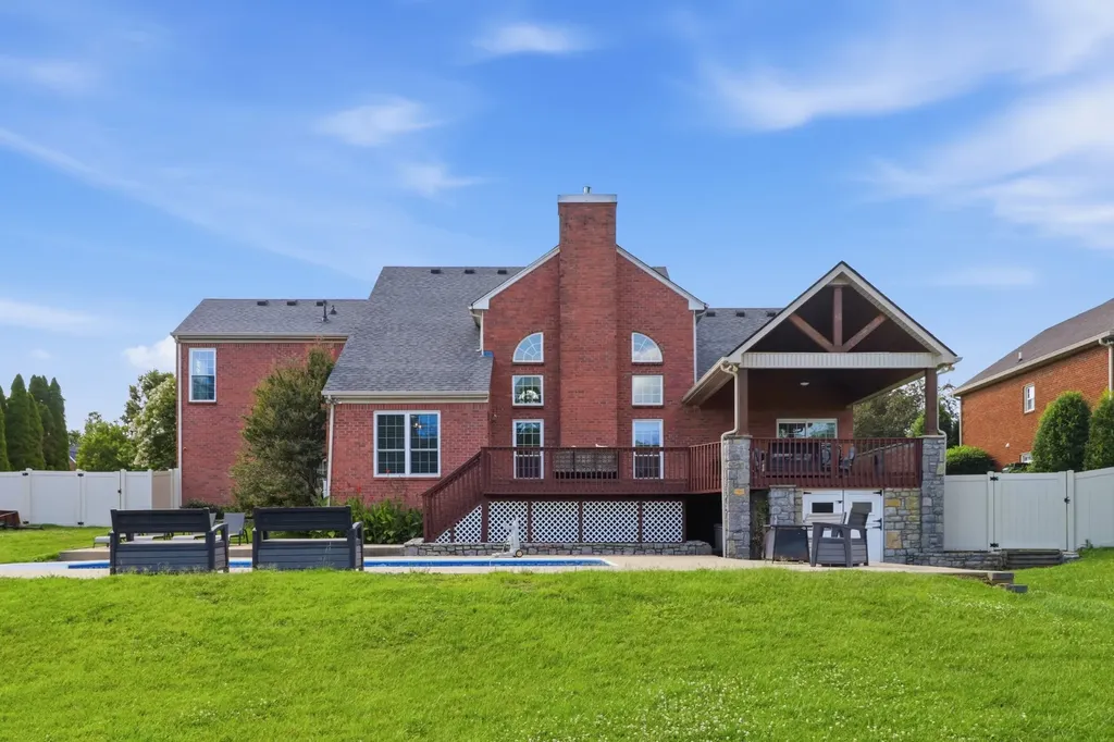 2010 Brunswick Drive Lebanon TN 37087