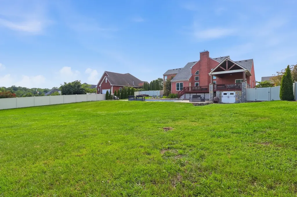 2010 Brunswick Drive Lebanon TN 37087