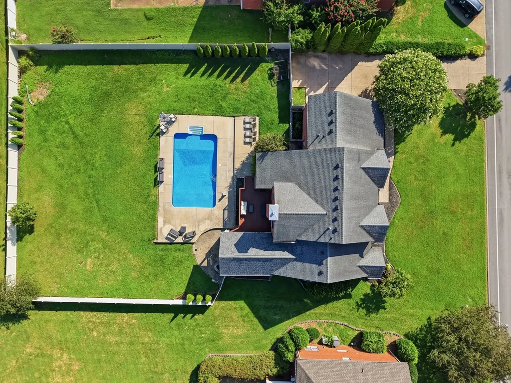 2010 Brunswick Drive Lebanon TN 37087