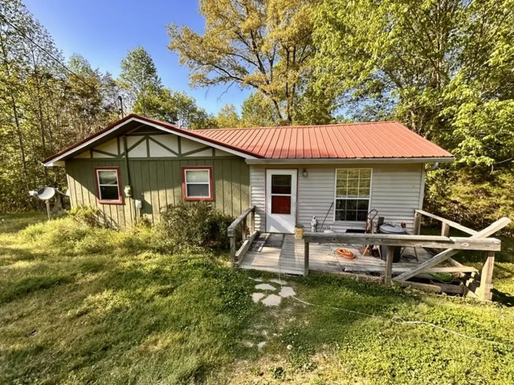 1621 Poss Road Smithville TN 37166