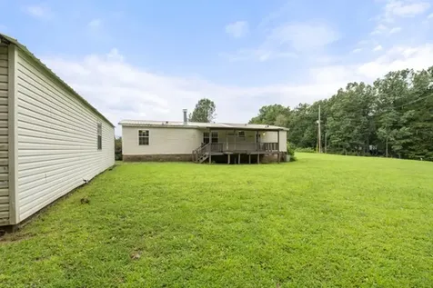 301 Shirley Bates Drive Clifton TN 38425