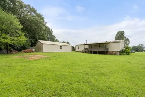 301 Shirley Bates Drive Clifton TN 38425