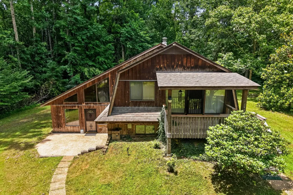 1403 Tanasi Trail Cookeville TN 38506
