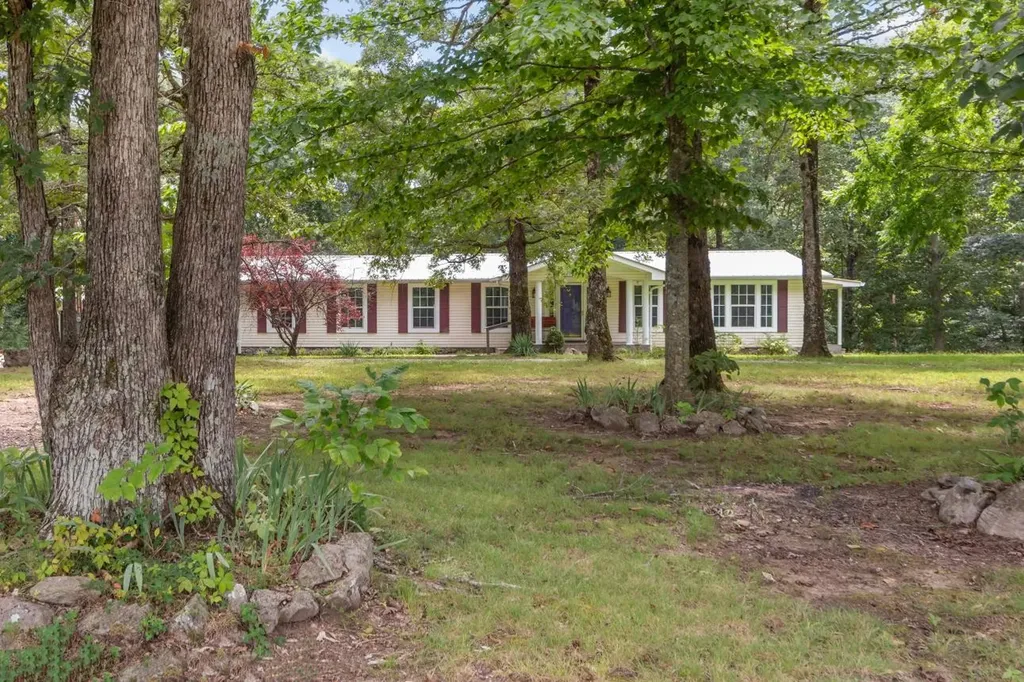 908 Bear Cub Run Centerville TN 37033