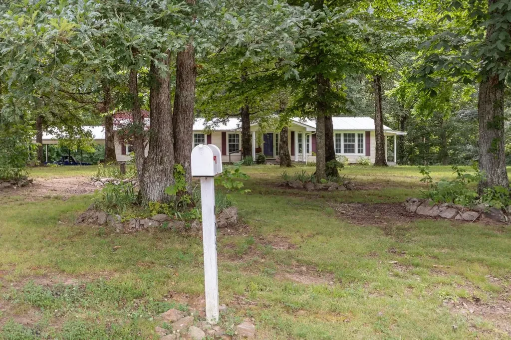908 Bear Cub Run Centerville TN 37033