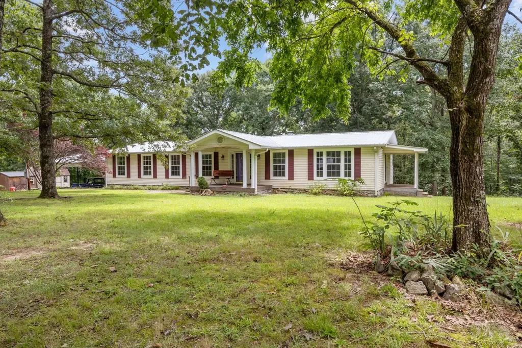 908 Bear Cub Run Centerville TN 37033