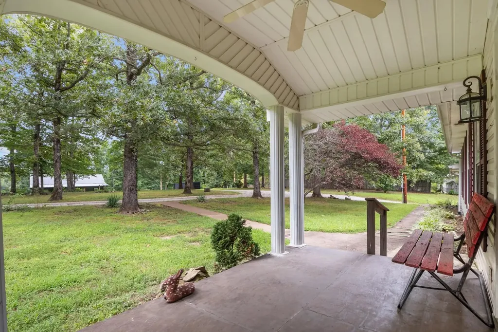 908 Bear Cub Run Centerville TN 37033