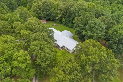 908 Bear Cub Run Centerville TN 37033