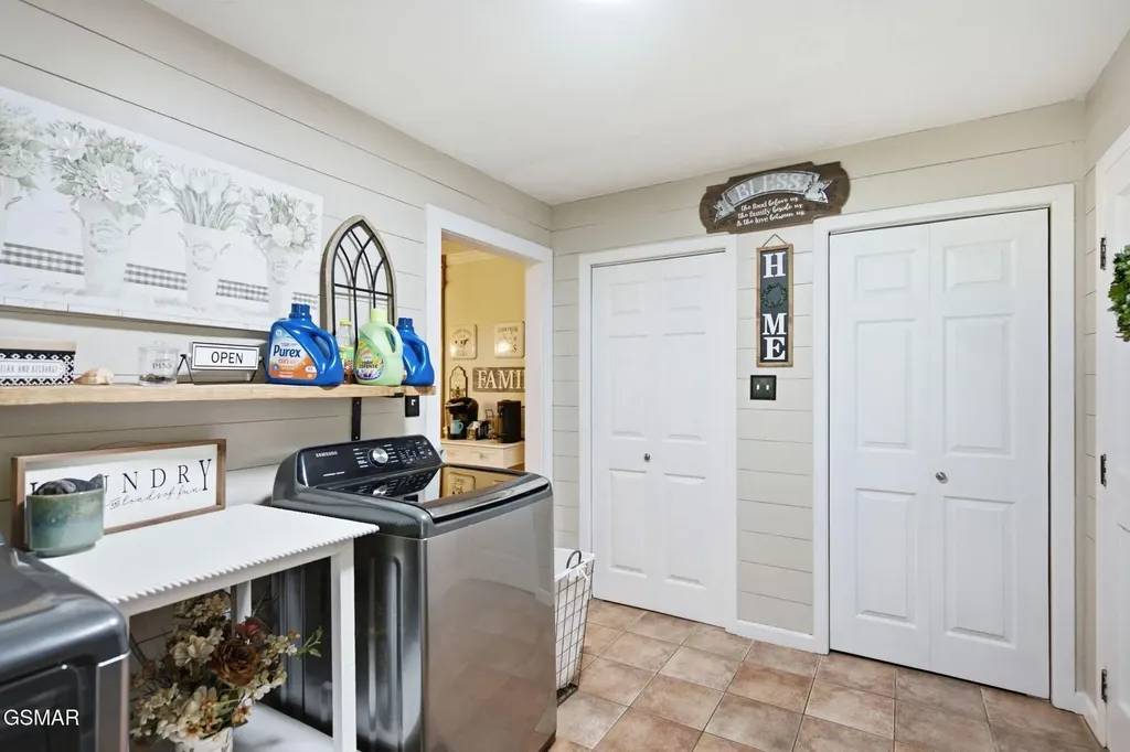 1317 Dupont Road Seymour TN 37865