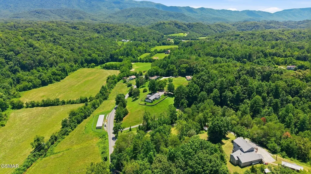 1317 Dupont Road Seymour TN 37865