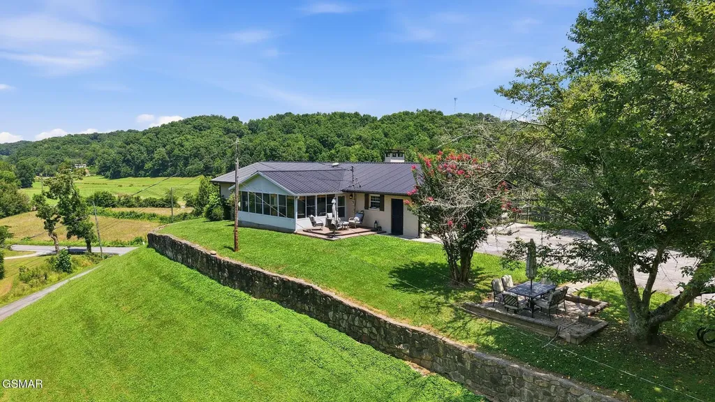 1317 Dupont Road Seymour TN 37865