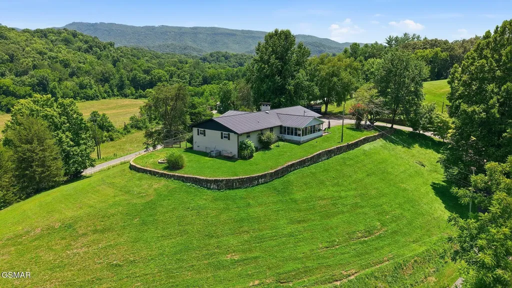 1317 Dupont Road Seymour TN 37865