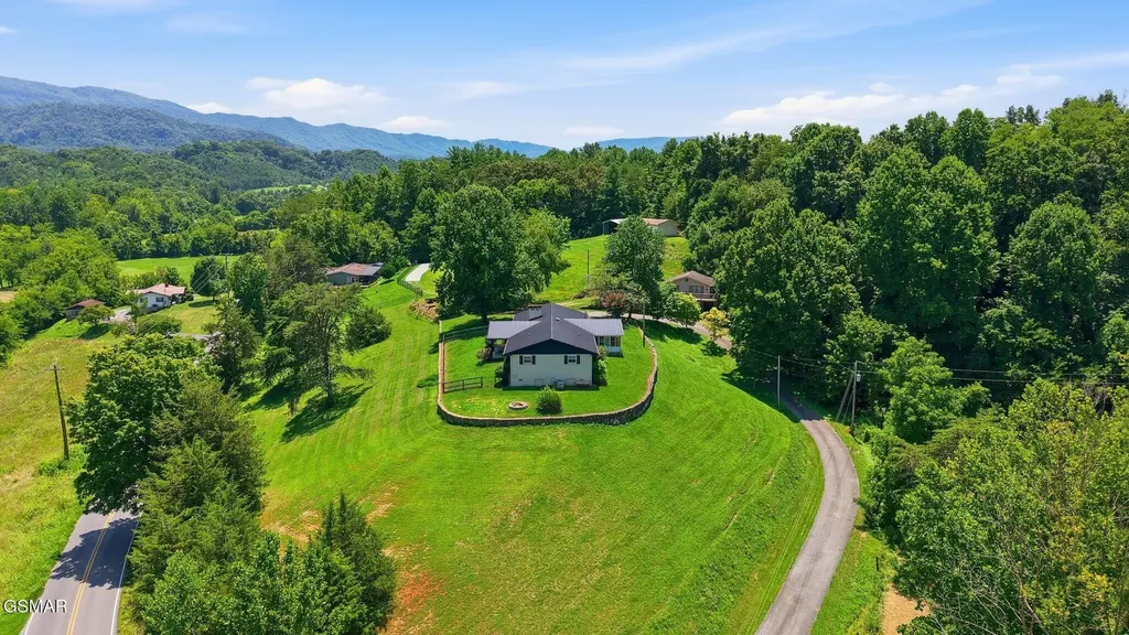 1317 Dupont Road Seymour TN 37865