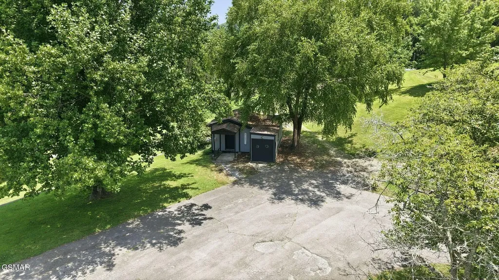 1317 Dupont Road Seymour TN 37865