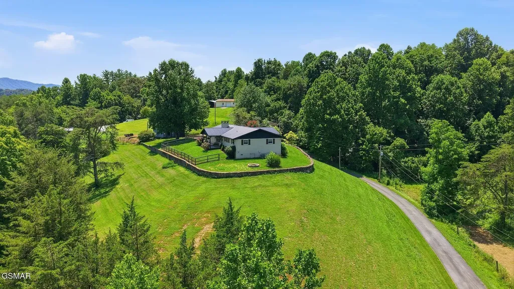 1317 Dupont Road Seymour TN 37865