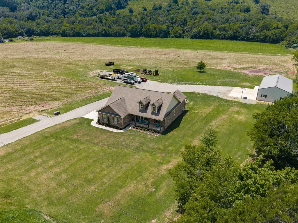 732 Shelbyville Highway Fayetteville TN 37334