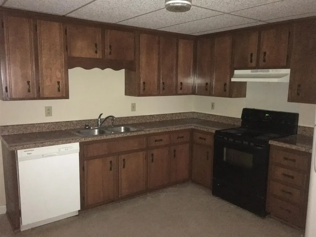 83C Lawn Street Clarksville TN 37040