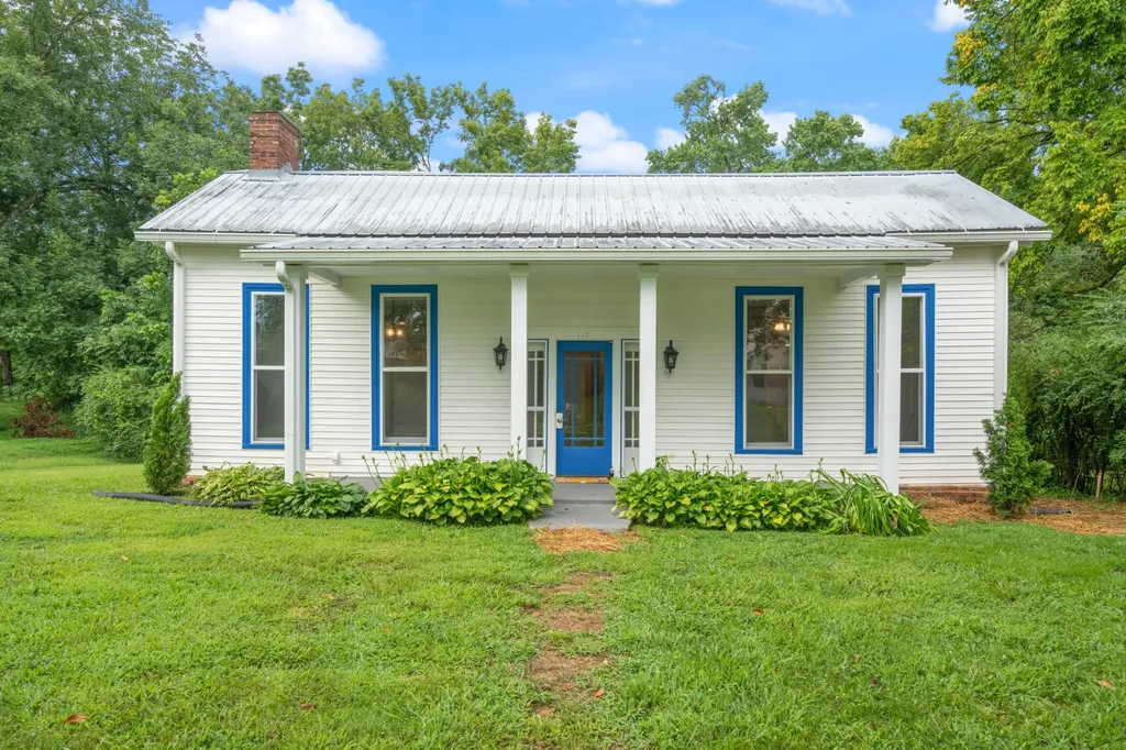 117 W End Avenue Centerville TN 37033
