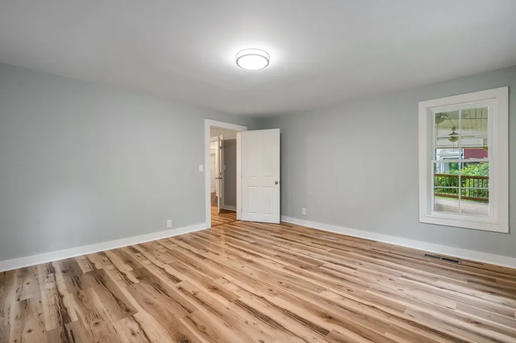 117 W End Avenue Centerville TN 37033