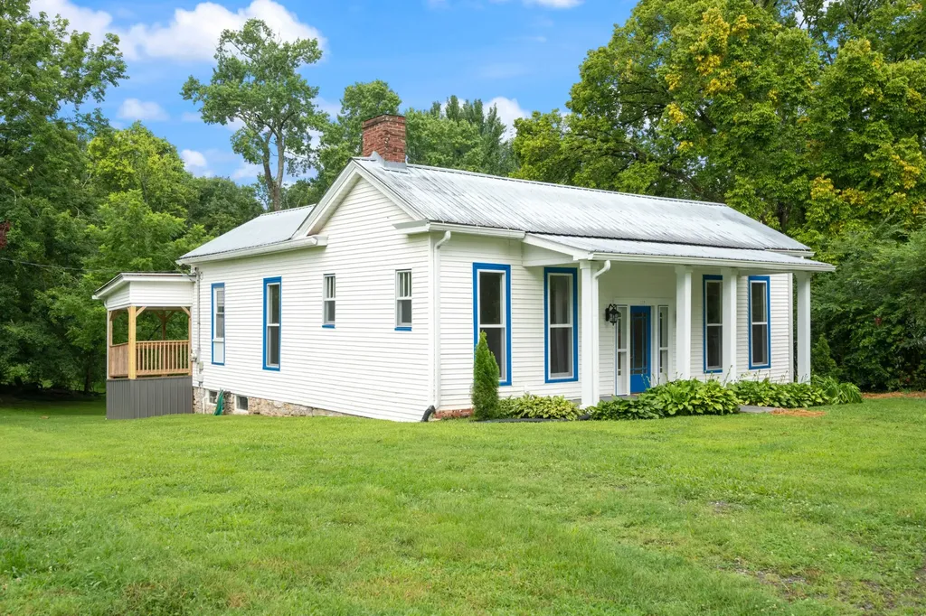 117 W End Avenue Centerville TN 37033