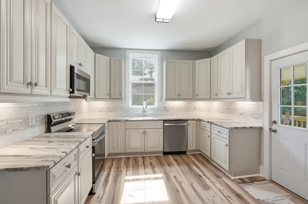 117 W End Avenue Centerville TN 37033