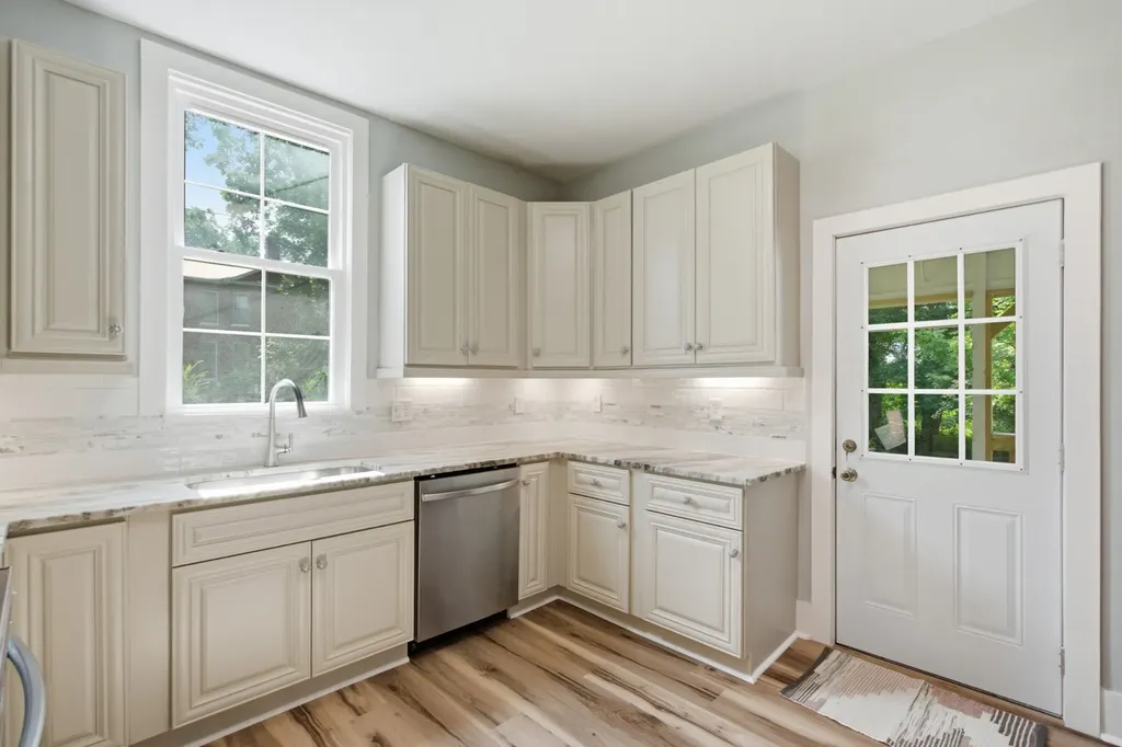 117 W End Avenue Centerville TN 37033