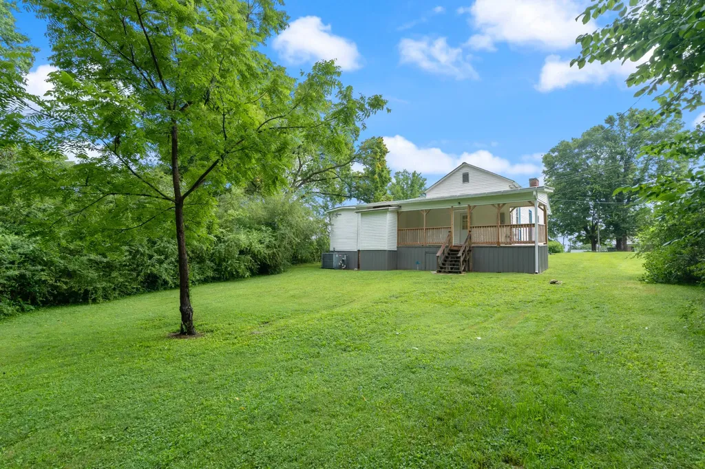 117 W End Avenue Centerville TN 37033