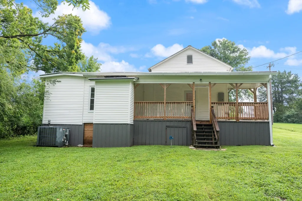 117 W End Avenue Centerville TN 37033