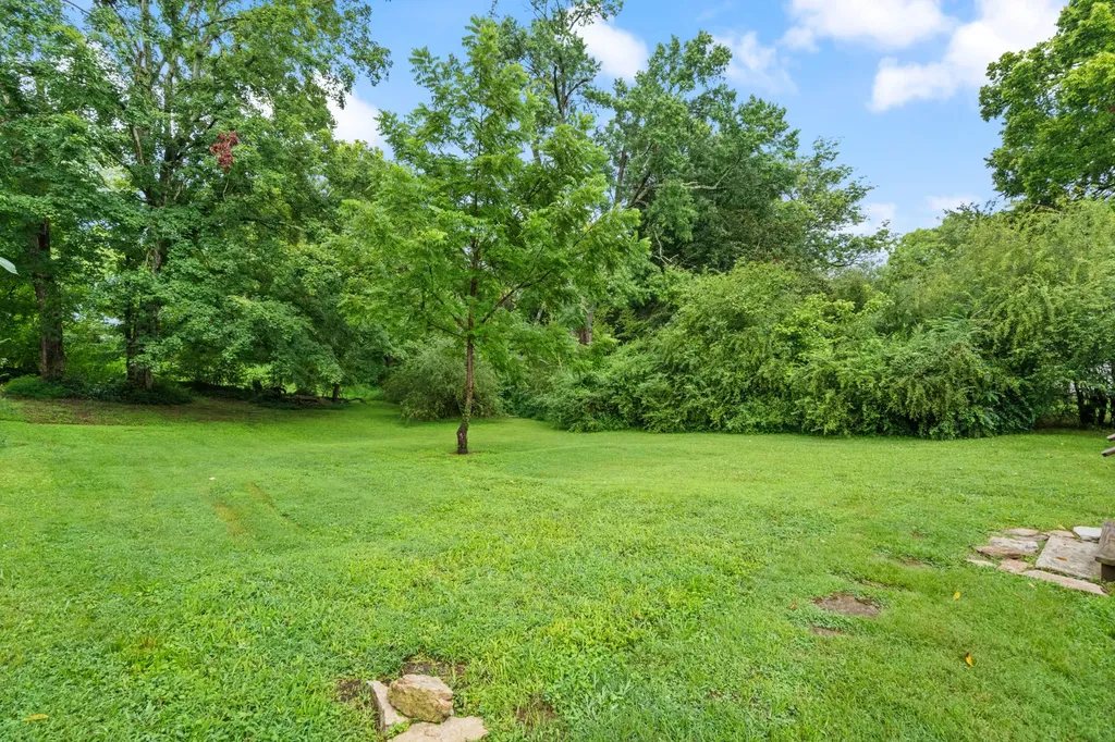 117 W End Avenue Centerville TN 37033